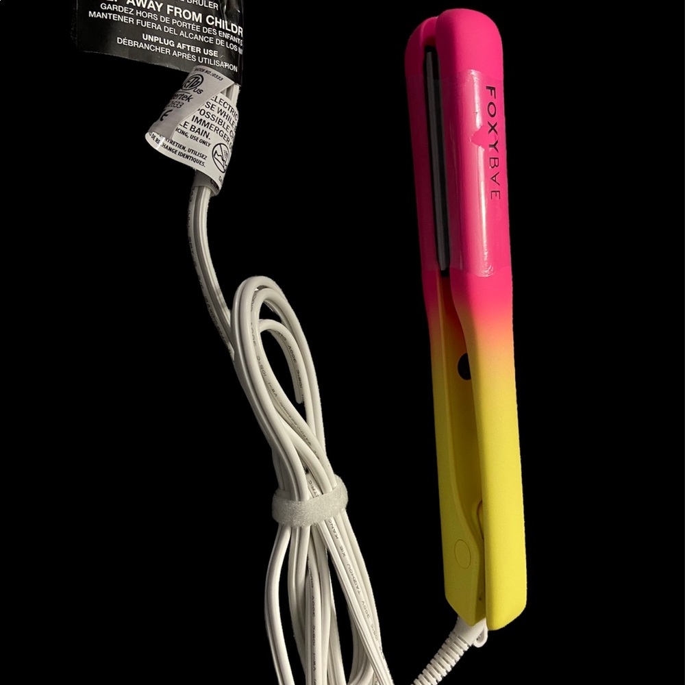 Foxybae electric dreams hair straightener